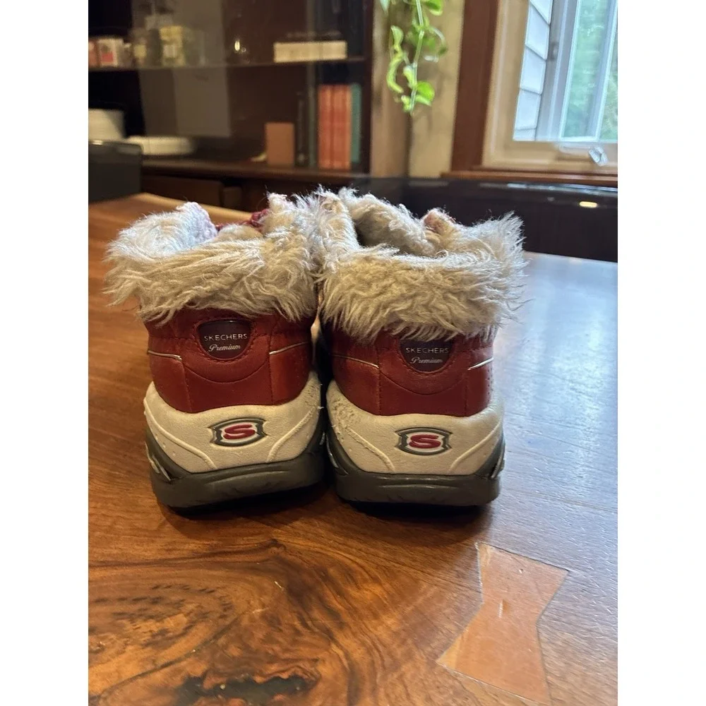 Skechers D'Lites Red Fur Lined Chunky Y2K Style Sneakers Womens 7